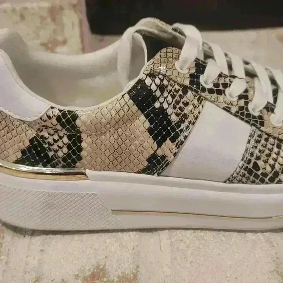 Marc Fisher Drea Platform Sneakers - Picture 12 of 13